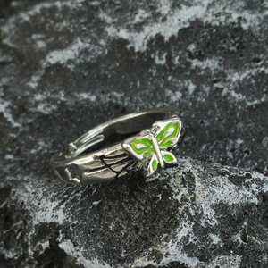 แหวนแฟชั่นลายผีเสื้อของโจลีน คูโจ จากอนิเมะโจโจ้ ผจญภัยสุดแปลกประหลาด แหวนปรับขนาดได้สำหรับแฟนสาว ของขวัญงานปาร์ตี้ เครื่องประดับ - Product Image 6