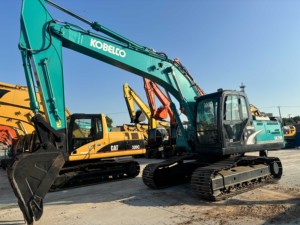 Excavatrice hydraulique Kobelco SK200 d'occasion, chantier de construction lourd, travaux de terrassement, machine efficace et durable en stock - Product Image 5