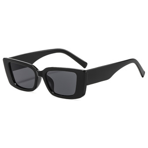 Occhiali da Sole Personalizzati per Donna con Montatura Piccola a Occhio di Gatto, Stile Retrò alla Moda con Protezione UV400, Lenti Colorate - Product Image 5