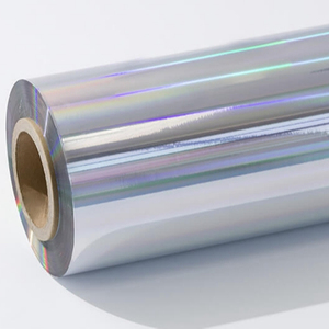 Película Holográfica Popular de Diferentes Colores, de Calidad Superior, Ampliamente Utilizada en la Fábrica de Shandong para Empaque de Regalos - Product Image 1