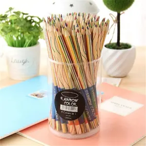 Ensemble de crayons de couleur en bois naturel