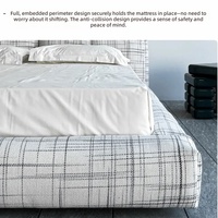 Lit double capitonné de grande taille pour chambre principale, en tissu coton-lin coloré et bois massif, style moderne minimaliste et luxe abordable