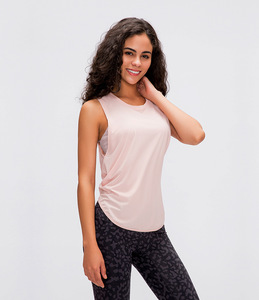 Nuova Collezione Estate 2022: Top Sportivo da Donna per Yoga e Palestra con Logo Personalizzato e Design con Lacci - Product Image 4