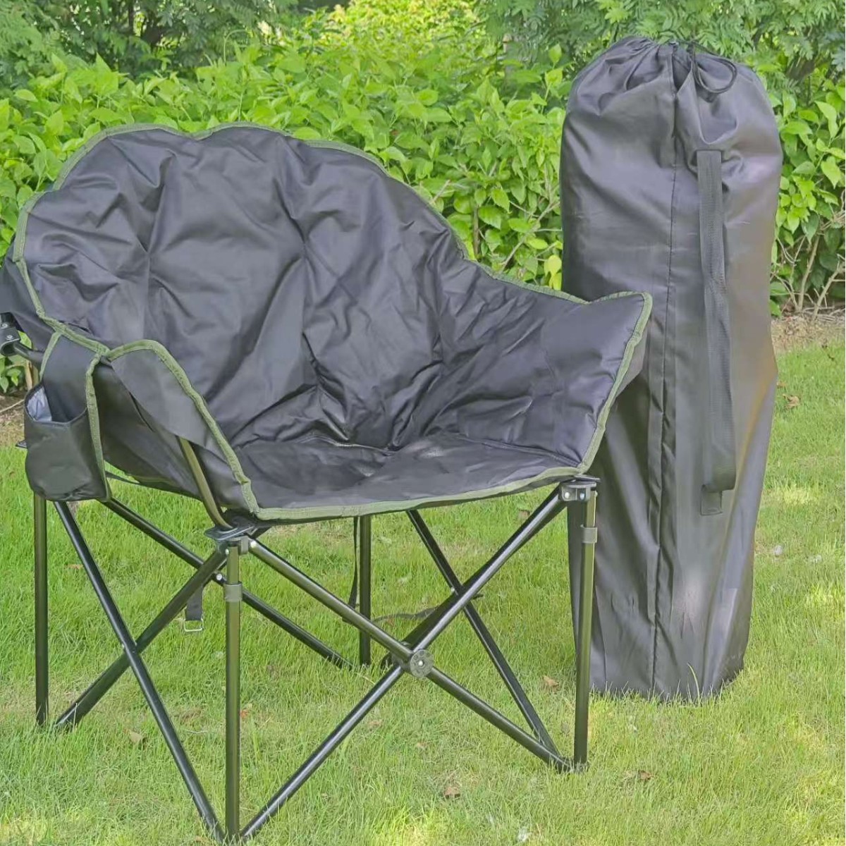 Chaise de maître grande taille noire à bords verts
