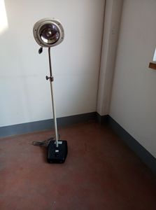 GINEE MEDICAL Interrupteur à <span class=keywords><strong>pied</strong></span> <span class=keywords><strong>sur</strong></span> la base Affichage de l'indicateur d'alimentation et doubles fusibles pour la protection Lumière d'examen - Product Image 6