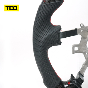 พวงมาลัยคาร์บอนไฟเบอร์แท้ TDD สำหรับรถยนต์นิสสัน Y61 - Product Image 3