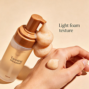 Mousse Abbronzante Naturale per un'incarnazione solare graduale, leggera e senza strisce, per una pelle abbronzata a lunga durata - Product Image 3