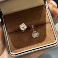 Изысканные ювелирные серьги, эффектные винтажные серьги из золота 18к/14к с выращенными в лаборатории бриллиантами 2 карата DE VVS IGI огранки «кушон», женские серьги-пусеты.