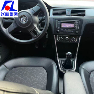 Volkswagen Sonata 1.6L Carro Usado Sedan com Interior em Tecido e Controles Manuais Multifuncionais. - Product Image 5