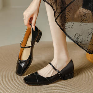 Chaussures à plateforme à talons hauts pour femmes et escarpins à semelle épaisse tendance pour les soirées, avec un style disco rétro et streetwear - Product Image 5