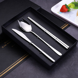 Couteaux, fourchettes et cuillères en acier inoxydable, couteaux et fourchettes à steak pour hôtel, ensemble de couverts portables d'extérieur, ensemble cadeau haut de gamme quatre pièces - Product Image 3