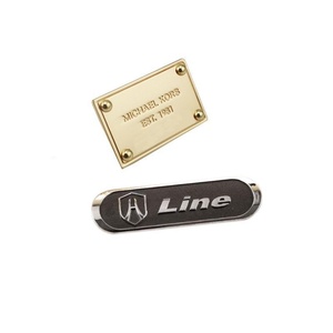 ป้ายโลโก้โลหะคุณภาพสูงแบบกำหนดเอง ป้ายโลหะติดแบรนด์ ป้ายแบรนด์สำหรับตกแต่งกระเป๋าถือ - Product Image 2