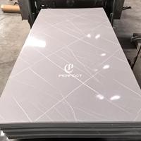 Panneaux muraux modernes en PVC imitation marbre, imperméables aux UV, de haute qualité, pour la décoration intérieure du salon