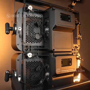 Mới IP65 <span class=keywords><strong>2</strong></span> mắt <span class=keywords><strong>blinder</strong></span> ánh sáng DMX B2 <span class=keywords><strong>blinder</strong></span> 2x300W COB khán giả ánh sáng LED Đèn sân khấu không thấm nước B2 <span class=keywords><strong>blinder</strong></span> IP Pan phong trào - Product Image 3