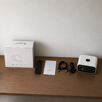 Proyector Inteligente Portátil con Conectividad HDMI, Diseño Compacto de Bolsillo para Entretenimiento en el Hogar y Aplicaciones de Viaje