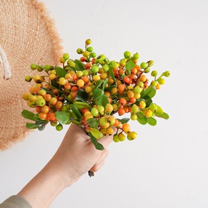 Bouquet de baies artificielles CallaFloral en mousse, fruits porte-bonheur pour décoration intérieure, mariage, orange, rose, vert, rouge, bleu, blanc - Product Image 2
