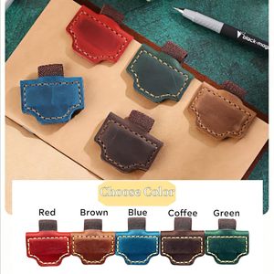 Portaplumas Magnético de Cuero 100% Genuino Hecho a Mano, Clip para Lápiz, Marcador de Libros Moderno Reutilizable con Grabado, para Cuadernos, Diarios y Lectores - Product Image 4