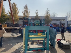 Macchina per la Produzione di Blocchi di Cemento QTJ4-40, Prezzo per Macchina Semi-automatica per Blocchi di Calcestruzzo - Product Image 3
