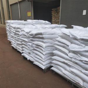 Acide stéarique de qualité alimentaire et industrielle au meilleur prix, pureté 99 %, CAS 57-11-4 - Product Image 1