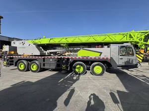 Grúa sobre Orugas Zoomlion Usada, Fábrica China, Sistema Hidráulico Potente, Maquinaria Pesada para Proyectos de Construcción, Motor PLC, 50 Toneladas - Product Image 2