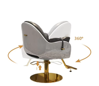 Chaise de coiffeur de luxe personnalisée de couleur bleue avec base argentée et pompe hydraulique pour salons, spas, studios et barbiers