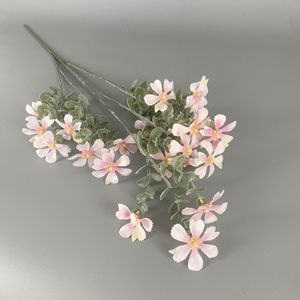 春の屋外装飾シルクデイジーフラワーフラワーアレンジメントリアルタッチユーカリの葉を持つ人工ワイルドフラワー - Product Image 4