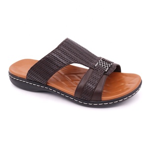 Nuevo precio de fábrica de verano al aire libre de moda Zapatillas sandalias de playa para hombre - Product Image 1