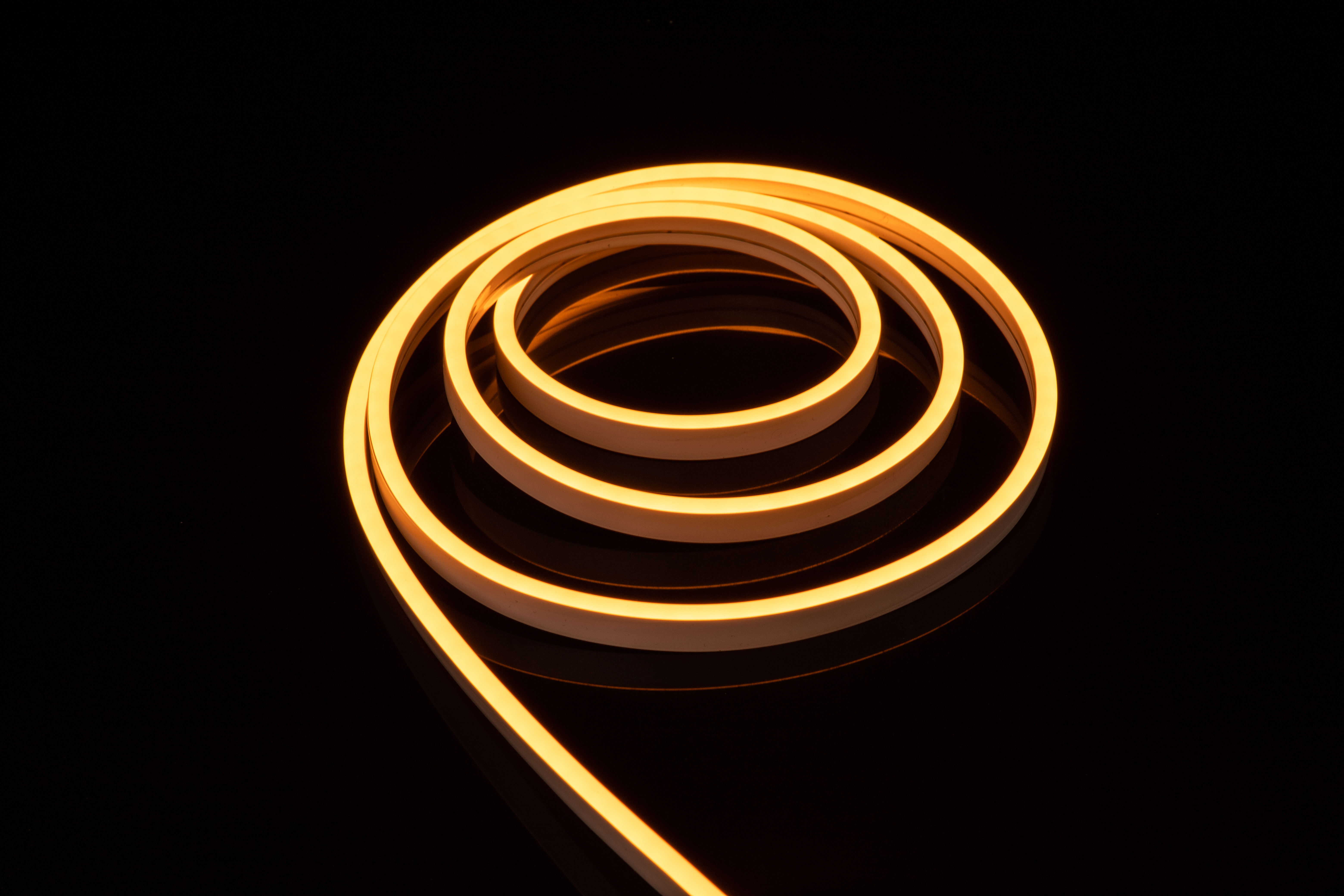 สีเหลือง