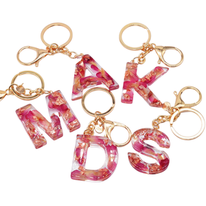 Porte-clés personnalisé 26 lettres en résine - Product Image 1