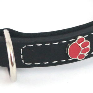 Accesorio duradero y cómodo para perros, collar para mascotas de PU con estampado de huellas rojas - Product Image 6