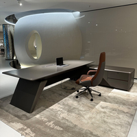 Bureau de direction moderne en forme de L, table de patron de luxe avec armoire latérale pour bureau commercial en gros