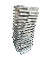 Fabrication sur mesure de cadres métalliques en acier inoxydable et aluminium, découpe laser de précision, soudage, polissage de surface, mobilier industriel