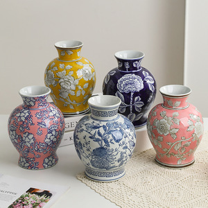 Nouveau vase de table en porcelaine bleue et blanche de style chinois, peint à la main, au design raffiné, pour salon et entrée, forme ventrue - Product Image 3