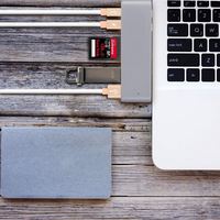 Hub USB-C Thunderbolt 3 de Aleación de Aluminio Plateado con Soporte para Micro SD de 2.1 5-8 Puertos, USB 3.0 Tipo-C, Pantalla 4K, en Stock