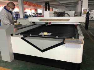 Gweike Lf1325lc Kim Loại Và Phi Kim Loại 2000W Thép Không Gỉ Carbon Thép <span class=keywords><strong>CNC</strong></span> Sợi Cắt Laser - Product Image 5