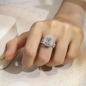 Anillo de Moda Messi Jewelry MSR-1890 PT950 con Diamante de Laboratorio Corte Esmeralda y Halo de Diamantes, Conjunto de Anillos con Diamantes Cultivados en Laboratorio - Product Image 5