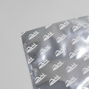 Wholesale Lightweight Silver Foil Express Mailing Bags for Apparel & Cosmetics Packaging - Product Image 2