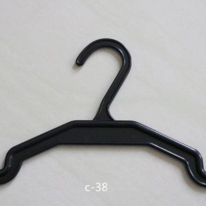 Cintres à vêtements en plastique ABS bon marché personnalisés, non multifonctionnels, avec encoches, moulés par injection, pour usage hôtelier, rangement de sacs - Product Image 4
