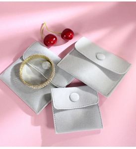 Sacs à bijoux en velours avec bouton pression personnalisé 7*7cm, sacs cadeaux de luxe pour petits bijoux, vente chaude, pochettes à bijoux en microfibre en stock - Product Image 5
