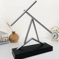 Pendule de Newton Iron Man Chaos Triangular Style Nordique 40cm, Ornement de machine à mouvement permanent, Cadeau d'affaires créatif haut de gamme pour la maison