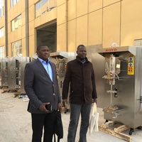 Machine à fabriquer des sachets d'eau koyo / Machine de remplissage et de scellage de sachets liquides koyo