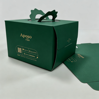 Boîte cadeau rigide de luxe haut de gamme avec poignée en carton doré recyclable, impression UV, emballage premium pour les friandises et les desserts