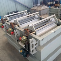 Machine de galvanisation et de laminage, installation de galvanisation à chaud par immersion dans le zinc