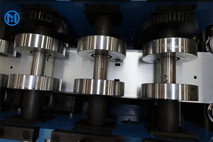 <span class=keywords><strong>China</strong></span> Automático <span class=keywords><strong>CZ</strong></span> <span class=keywords><strong>Purlin</strong></span> que hace la máquina formadora de rollos - Product Image 4