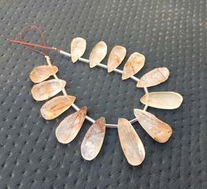 พลอยรูไทล์ทองแดงธรรมชาติ13ชิ้น,เครื่องประดับทำผมแร่ควอตซ์ไม่ผ่านการดูแลรูปร่างลูกแพร์ไม่สม่ำเสมอ - Product Image 5