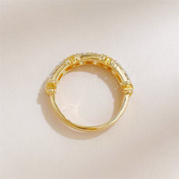Leichter Luxus Mode Einzigartiger X-Form Spacer Stapelring 18K Gelbgold Labor-Diamant Brillantschliff 0,99ct IGI-Zertifiziert Damen