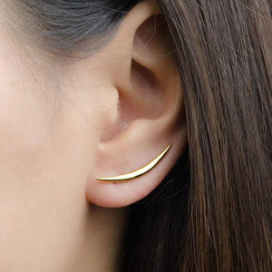 Boucle d'oreille minimaliste en laiton incurvée pour l'oreille |   Bijoux d'oreille modernes plaqués or pour femmes - Product Image 1