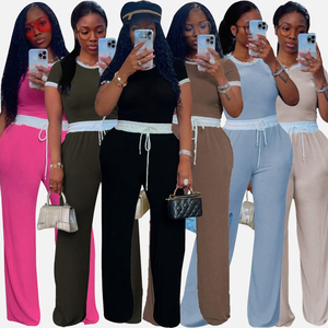 Ensemble 2 pièces décontracté pour femme : haut côtelé à col rond et manches courtes avec pantalon, couleurs contrastées, style urbain et tendance - Product Image 1