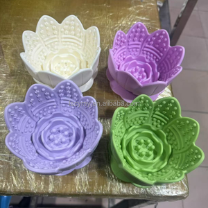 Bol distributeur de nourriture lent en forme de fût pour chat, en silicone, motif fleur, tapis de léchage pour chiot, pour l'enrichissement - Product Image 2