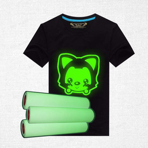 Nhà máy trực tiếp PU Glow-in-The-Dark truyền nhiệt Vinyl nhiệt độ cao PVC sắt-on HTV Báo Chí Máy cắt decal bán nóng t - Product Image 1